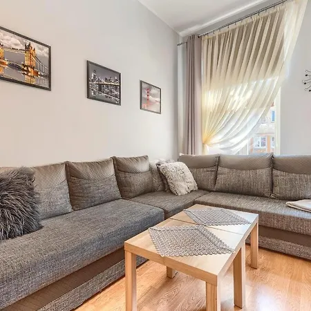 Apartament R3 *